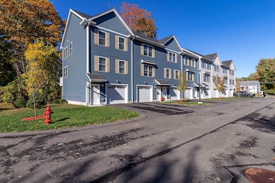 13 Sapphire Ln, Nashua, NH 03064 - photo 3