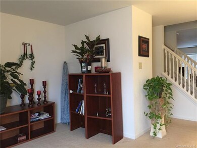 flex space (dining, office, etc)