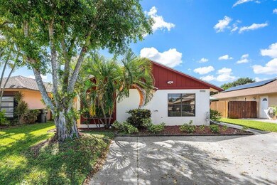 5356 Mendoza St, West Palm Beach, FL 33415 - photo 2