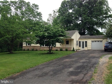 610 Orchard Rd, Sellersville, PA 18960 - photo 2