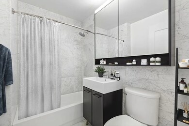 67 Wall St unit 10I, New York, NY 10005 - photo 5