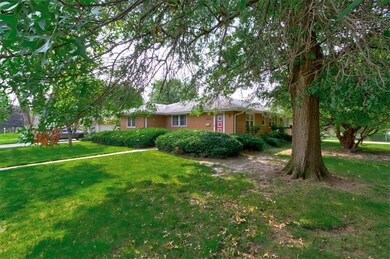 3712 Lindlavista Way, Des Moines, IA 50310 - photo 4