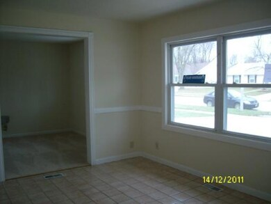 1310 N Elmwood Dr unit 2, Aurora, IL 60506 - photo 5