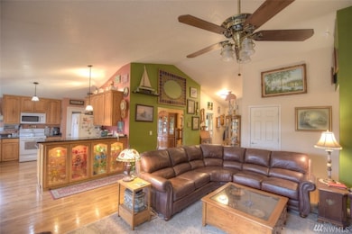 218 Stub Rd, Onalaska, WA 98570 - photo 5