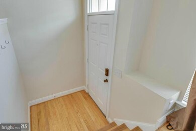 46355 Hobbs Square, Sterling, VA 20165 - photo 3