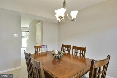 2568 Fox Ridge Ct unit 31, Woodbridge, VA 22192 - photo 3