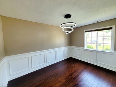 2900 Sussex Dr, High Point, NC 27260 - photo 7