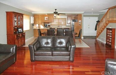 Beautiful Hardwood Flooring, Crown Molding, Recess