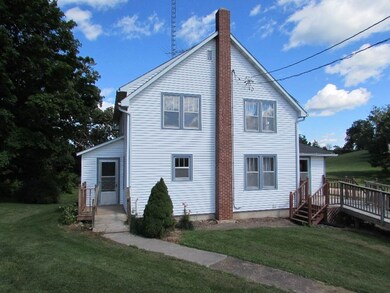 7454 Irish Hollow Rd, Potosi, WI 53820 - photo 4