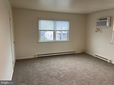 219 W 5th St, Lansdale, PA 19446 - photo 4