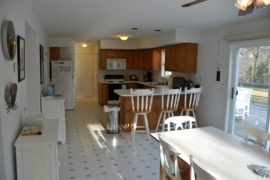 36 ft long kitchen dining combo
