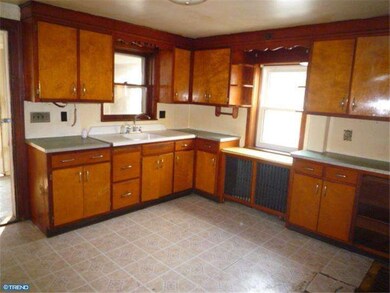 406 Spring Valley Rd, Reading, PA 19605 - photo 5