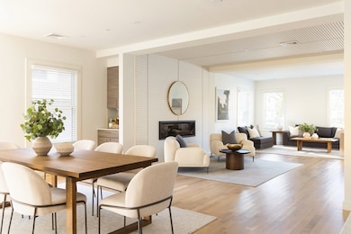 757 Washington St unit 2, Brookline, MA 02446 - photo 5