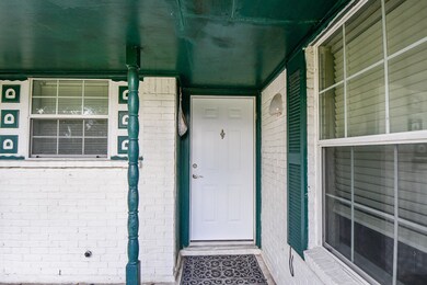 8806 Hillsgrove Ct, Houston, TX 77088 - photo 4