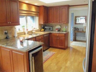 7 Linden Ln, Plymouth, MA 02360 - photo 4