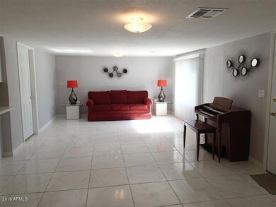 Living Room (3)