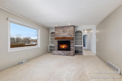 1010 Cherrywood Ln NE, Grand Rapids, MI 49505 - photo 7