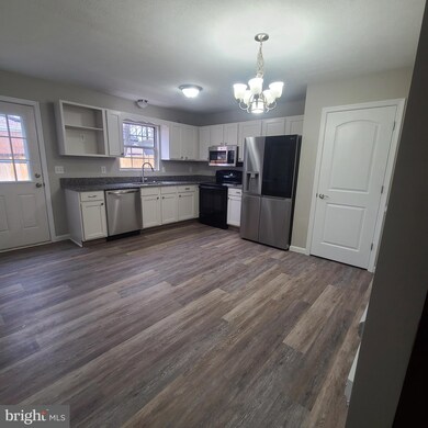 307 Nottoway Dr, Stephens City, VA 22655 - photo 4