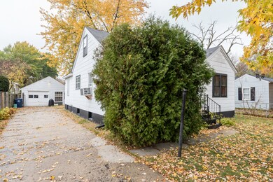 102 Baldwin Ave, Waukegan, IL 60085 - photo 3