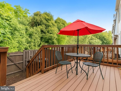 7228 Evanston Rd, Springfield, VA 22150 - photo 5