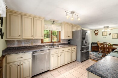 1 Meadowview Dr, Newton, NH 03858 - photo 3