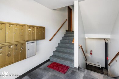 08-Common Area-Mail_SLS_-1274