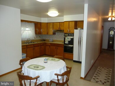 7606 Babikow Rd, Rosedale, MD 21237 - photo 3