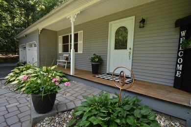 105 Griff Ct, Dingmans Ferry, PA 18328 - photo 3