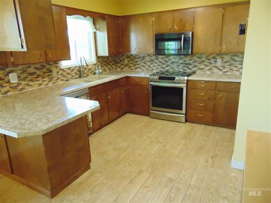 417 Riverview Dr, Asotin, WA 99402 - photo 7