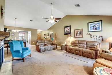 1255-East-Laurel-Avenue-15