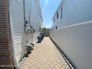 386 Adelaide Ave, Staten Island, NY 10306 - photo 6