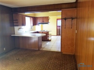 Family Room/Kitchen Combo
