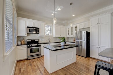 913 Yale St, Houston, TX 77008 - photo 6