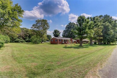 1137 Rockingham Dr, Reidsville, NC 27320 - photo 2