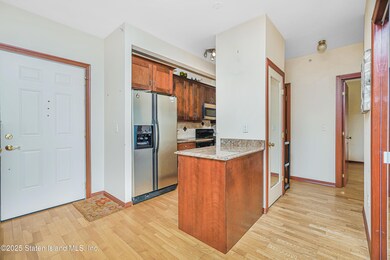(5) Kitchen