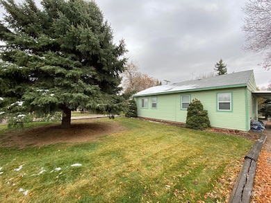 910 & 1015 E 9th S, Mountain Home, ID 83647 - photo 2