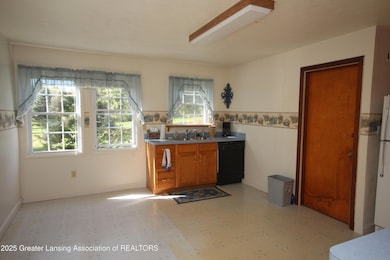 1694 W Solon Rd, Dewitt, MI 48820 - photo 2