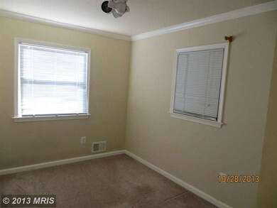 225 Cabbel Dr, Manassas Park, VA 20111 - photo 6
