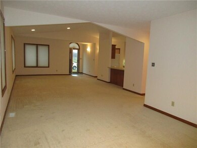 3170 Valley Forge Ave, Columbus, IN 47203 - photo 2