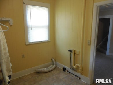1714 Leclaire St, Davenport, IA 52803 - photo 6