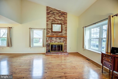 13146 Lazy Glen Ct, Herndon, VA 20171 - photo 5