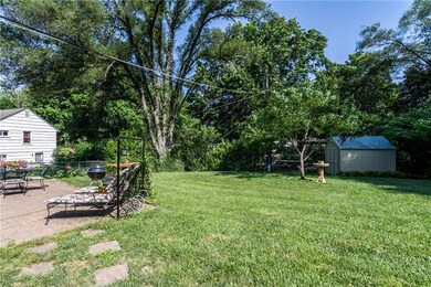 7340 Goddard Dr, Shawnee, KS 66203 - photo 4