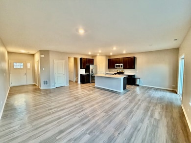 1327 Draper Rd, McHenry, IL 60050 - photo 2