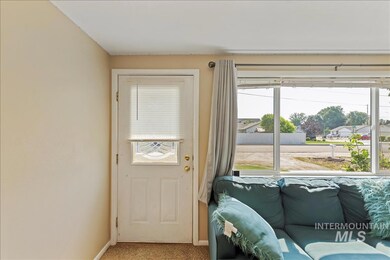 907 S Chestnut St, Nampa, ID 83686 - photo 2