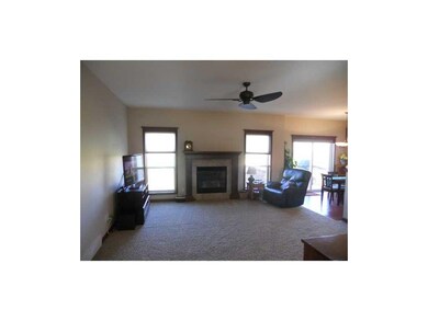 6714 Blue Stone Ct NW, Cedar Rapids, IA 52405 - photo 5