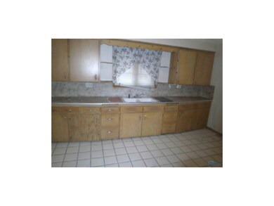 Kitchen. Lower