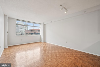 Crescent Plaza Condominium unit 814, Chevy Chase, MD 20815 - photo 6