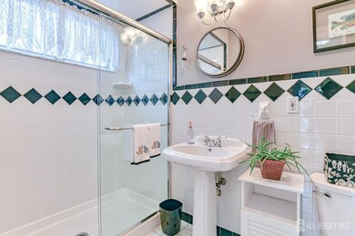 5 Llewellyn Place, New Brunswick, NJ 08901 - photo 3