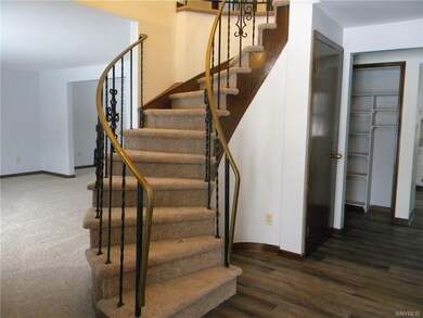 979 Castlebar Dr, North Tonawanda, NY 14120 - photo 2