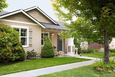 61130 Brookhollow Dr, Bend, OR 97702 - photo 2